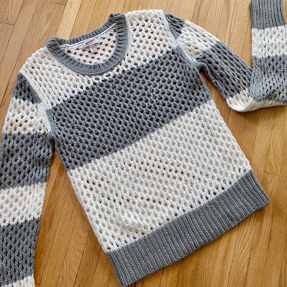Arizona Striped Open Knit Sweater Gray & White Long Sleeve Size XL Juniors - Picture 6 of 8
